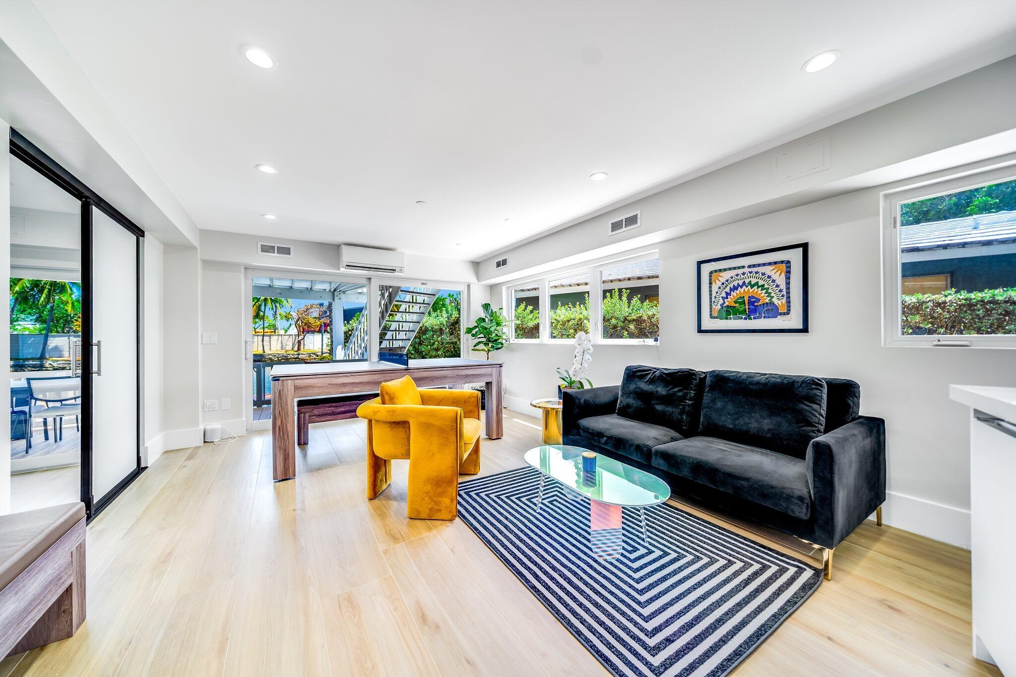 CORAL POINT - Commercial Sale