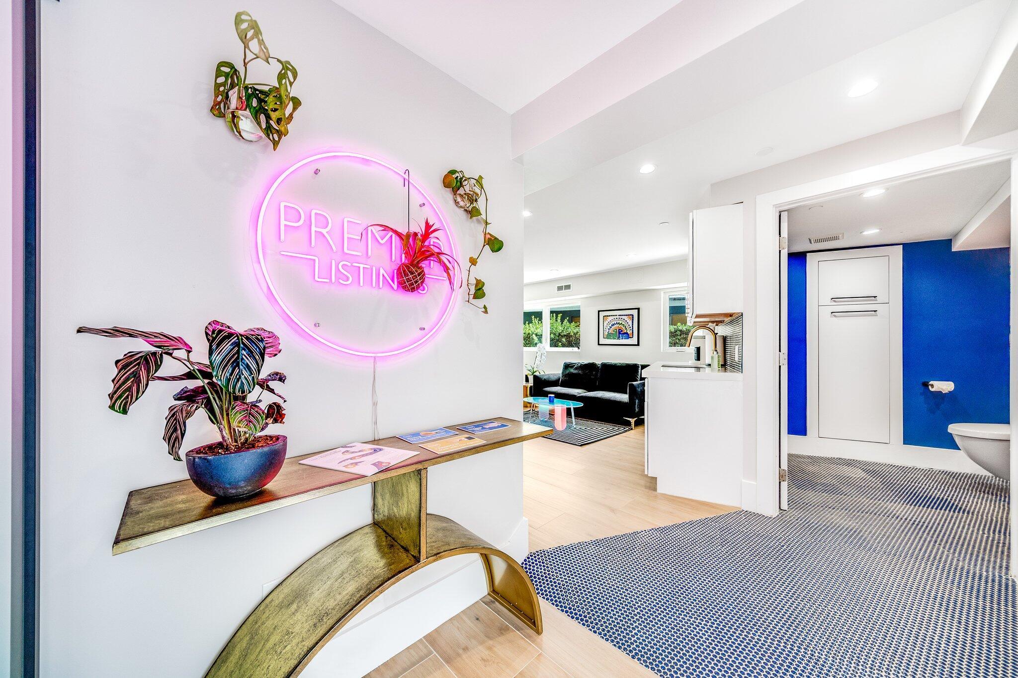 CORAL POINT - Commercial Sale