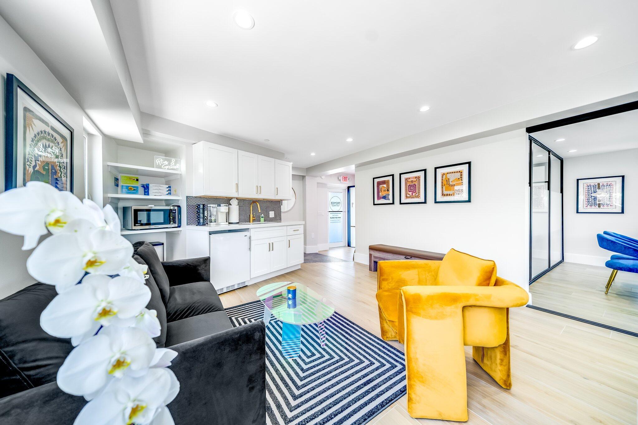 CORAL POINT - Commercial Sale