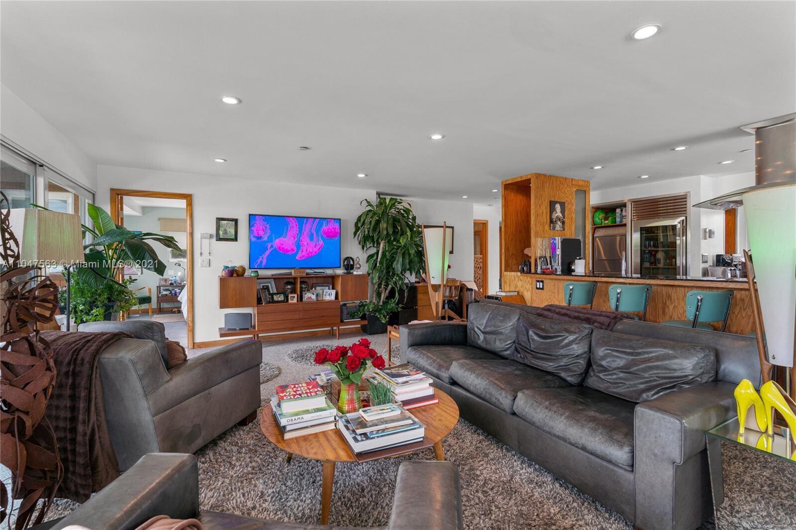 CORAL POINT - Commercial Sale