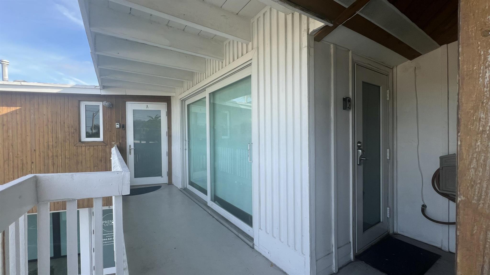 CORAL POINT - Commercial Sale