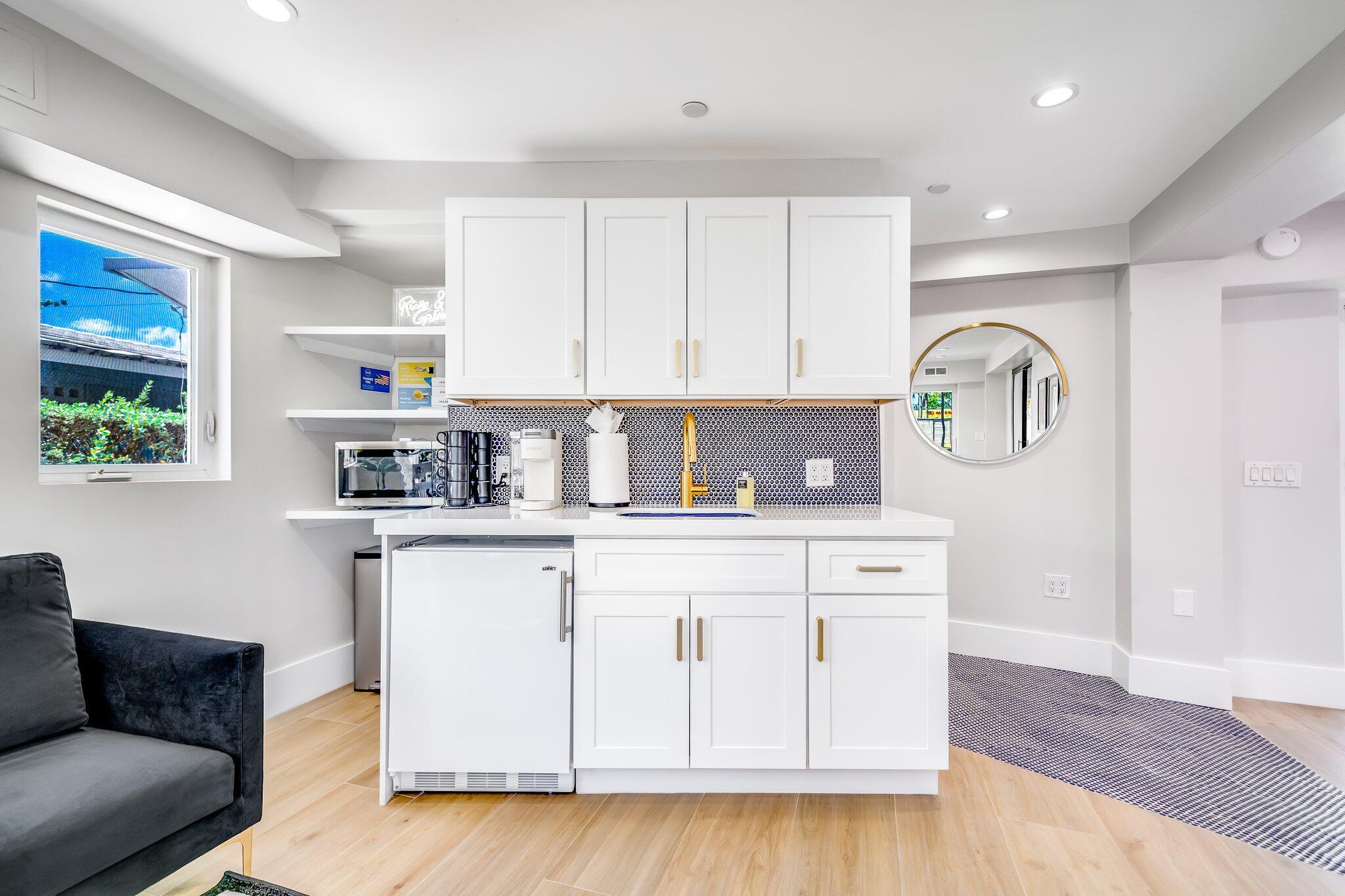 CORAL POINT - Commercial Sale