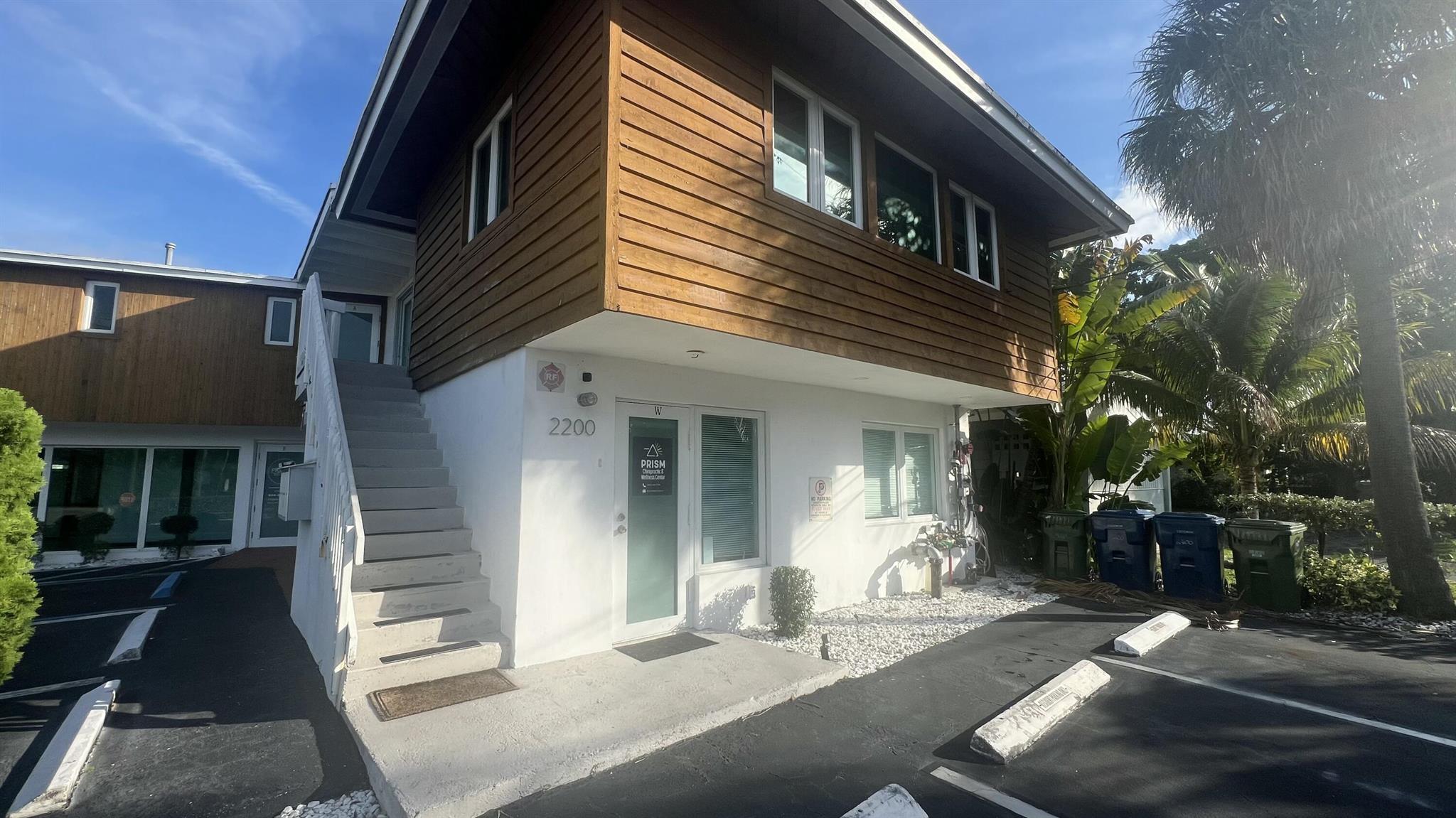 CORAL POINT - Commercial Sale