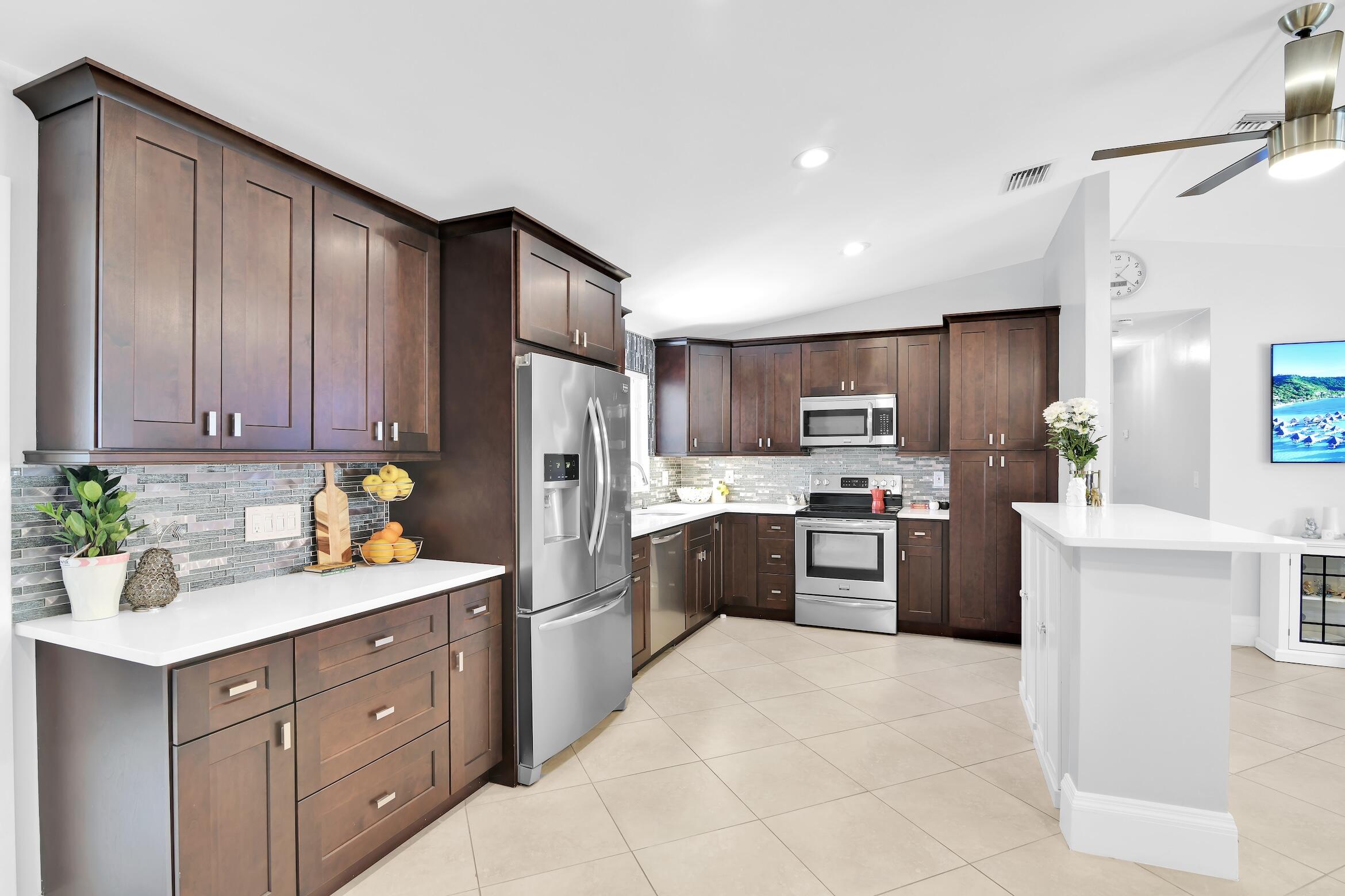 432 SW NATURA Avenue