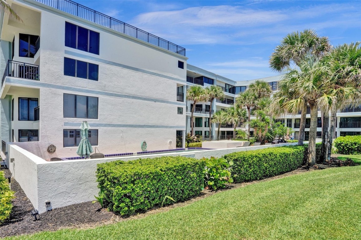 Island Point Condominium - Residential