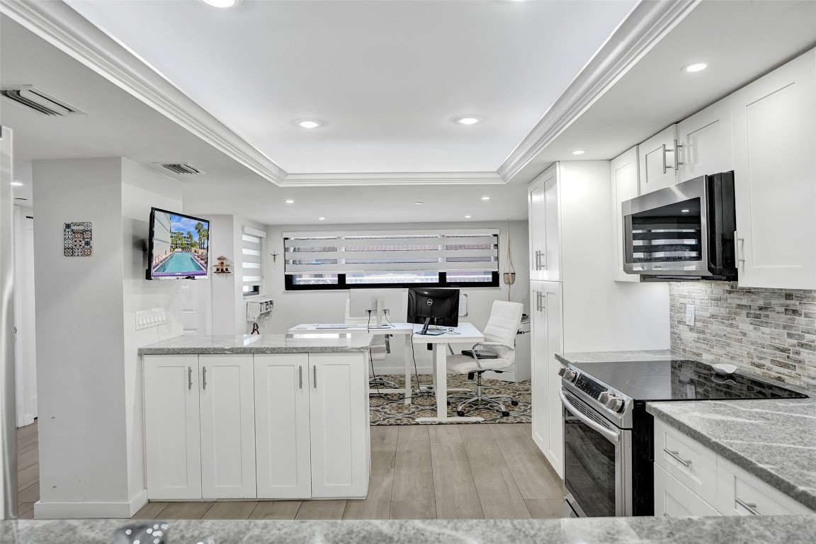 Island Point Condominium - Residential