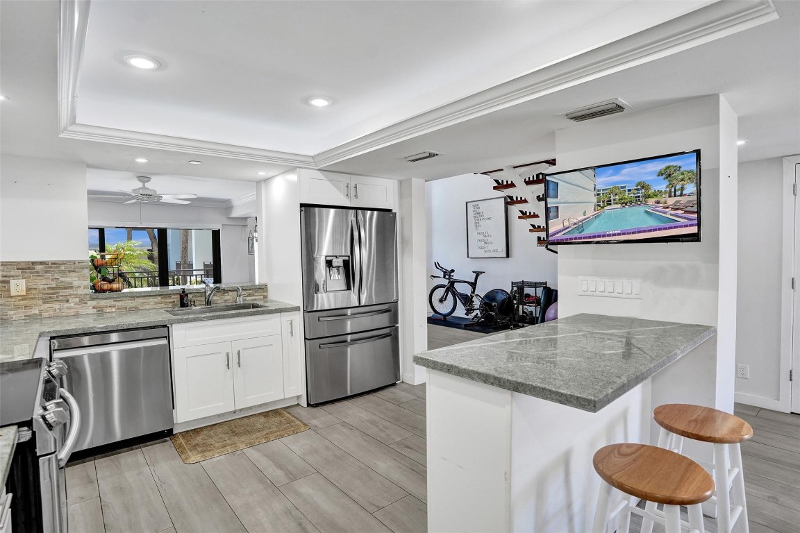 Island Point Condominium - Residential