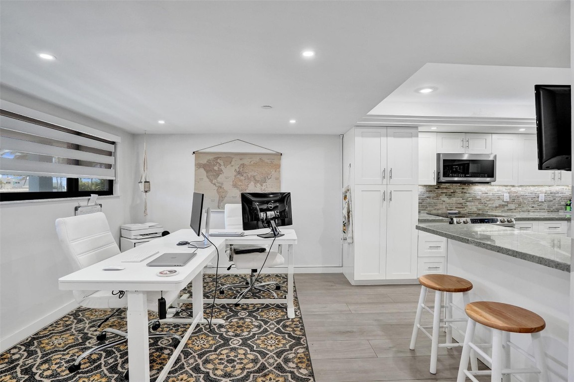 Island Point Condominium - Residential