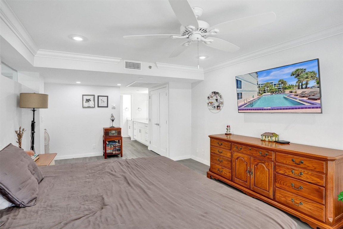 Island Point Condominium - Residential