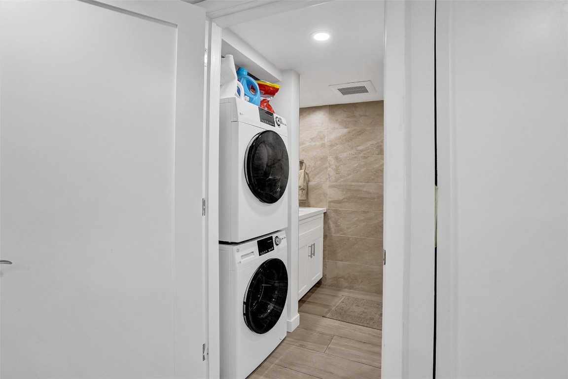 Island Point Condominium - Residential