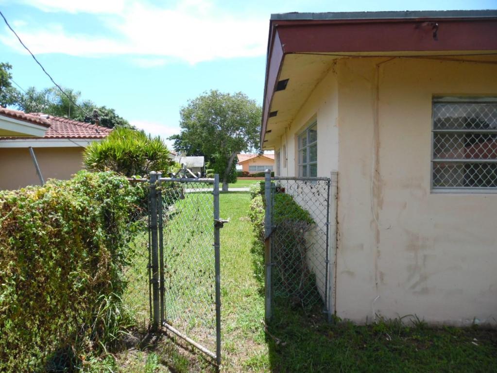 WESTFIELD AT WPB - Residential