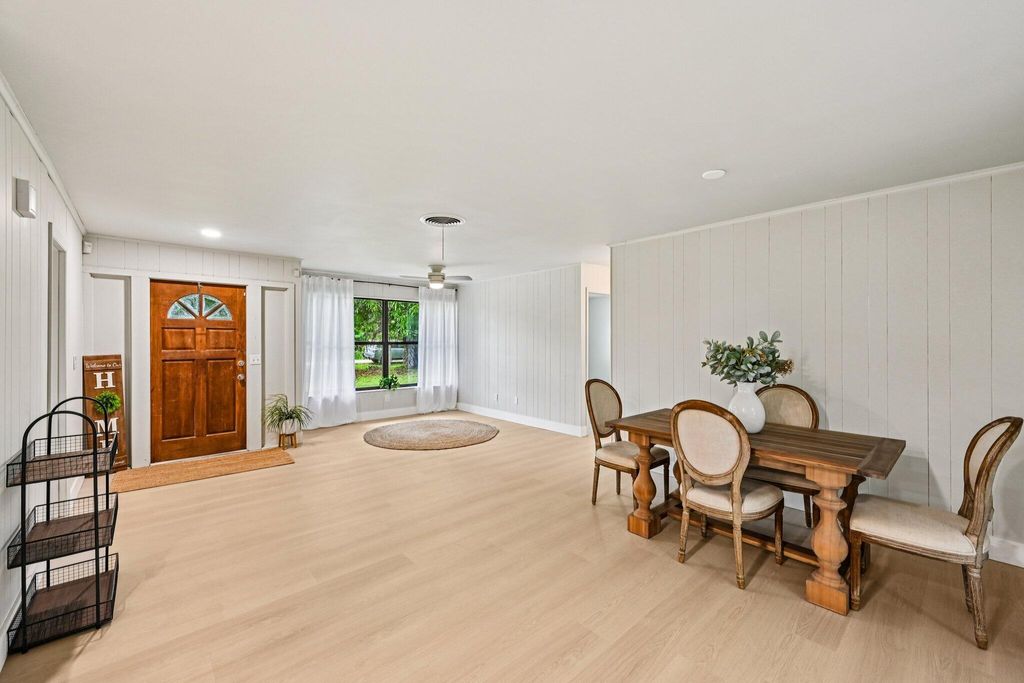 Photo of 5852 SE Wesley Avenue, Stuart, FL 34997 (MLS # R11106674)