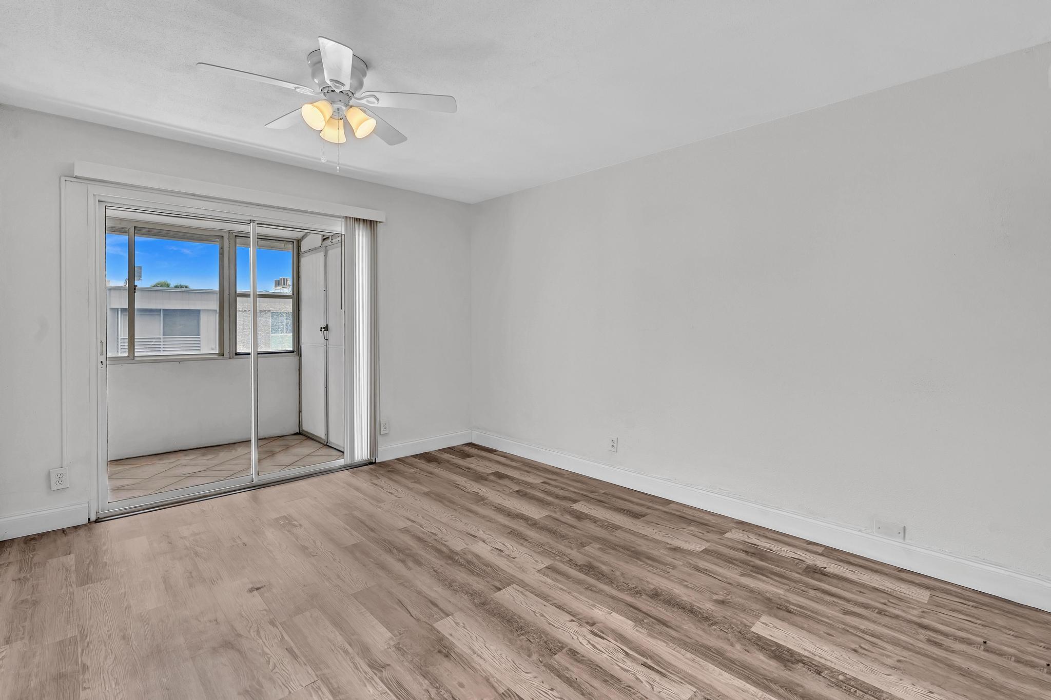 KINGS POINT FLANDERS COND - Residential