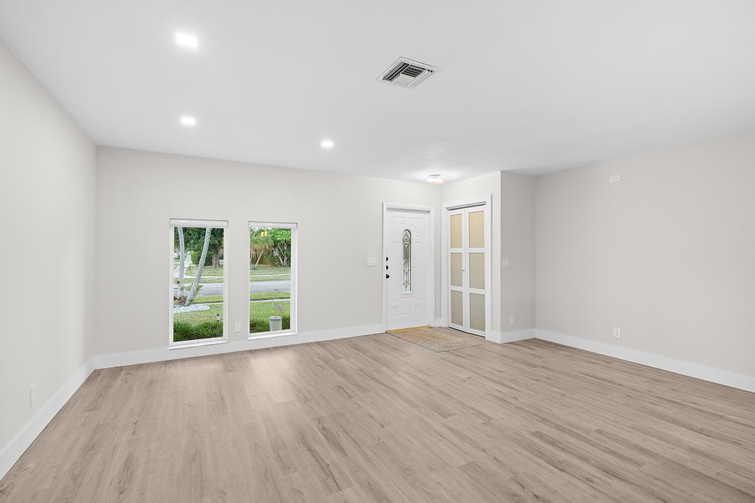 COCO WOOD LAKES SEC 1 - Residential