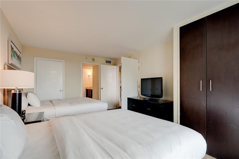 Gallery One by Hilton - Residential