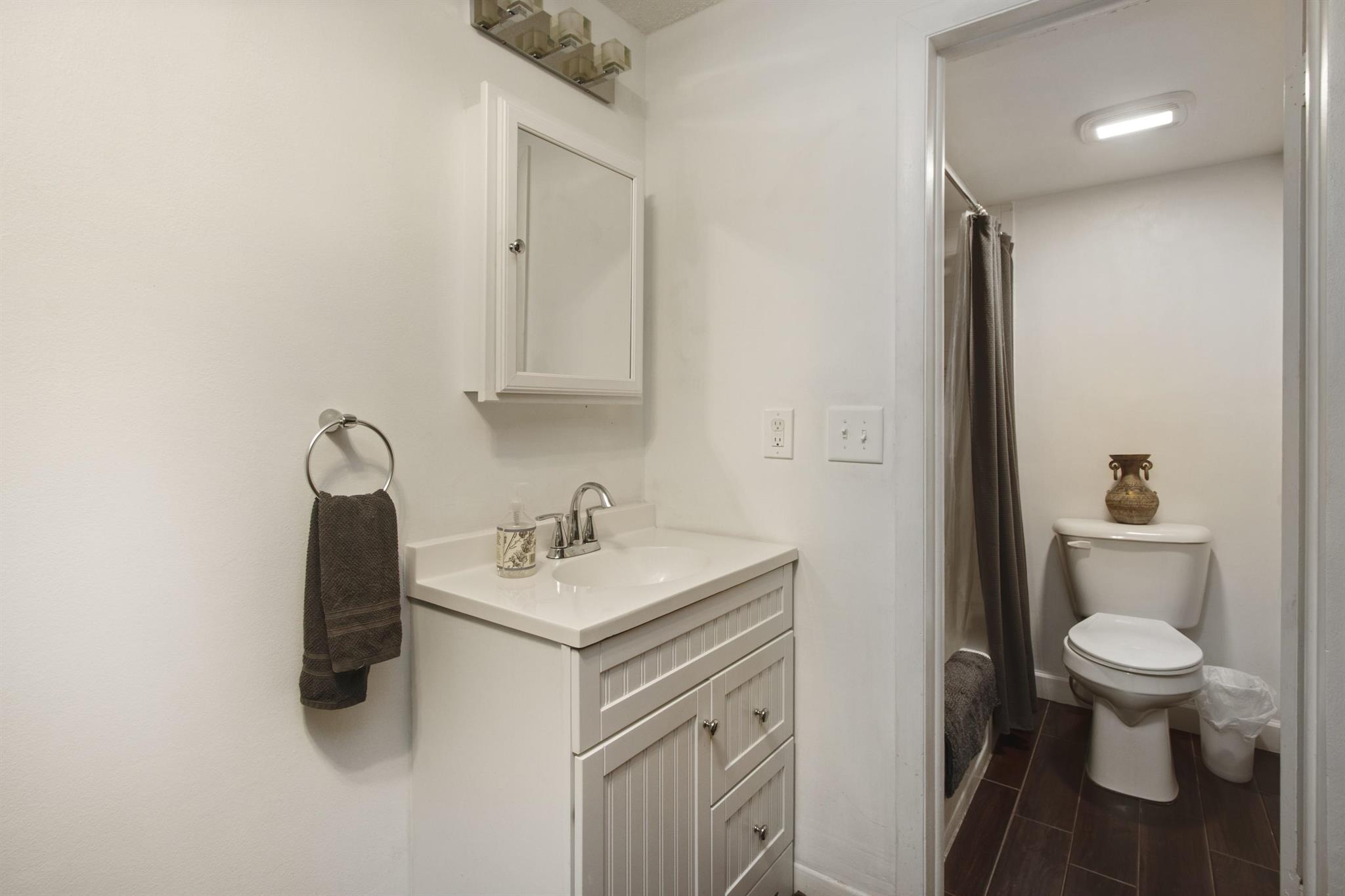 MAYFAIR HOUSE CONDO - Residential