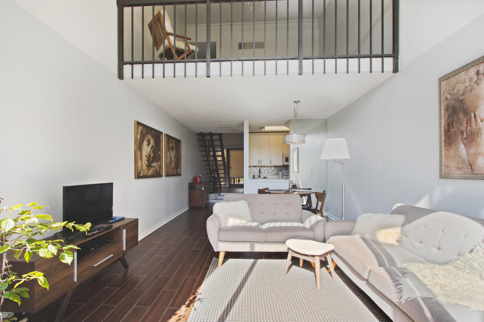 MAYFAIR HOUSE CONDO - Residential