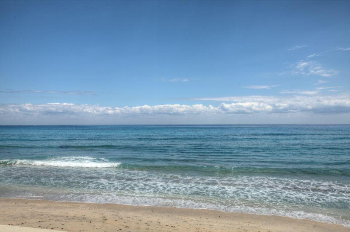 MAYFAIR HOUSE CONDO - Residential