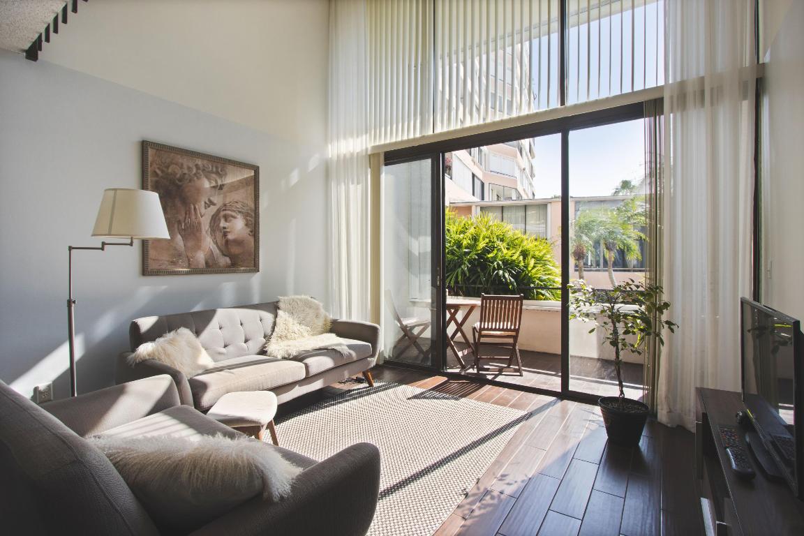 MAYFAIR HOUSE CONDO - Residential