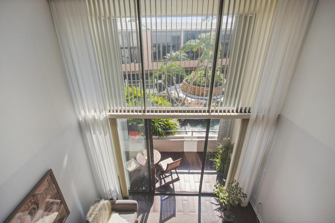 MAYFAIR HOUSE CONDO - Residential