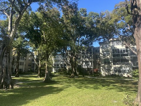 A home in Lauderdale Lakes