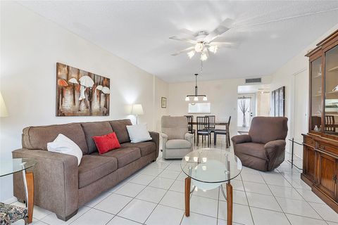 A home in Lauderdale Lakes