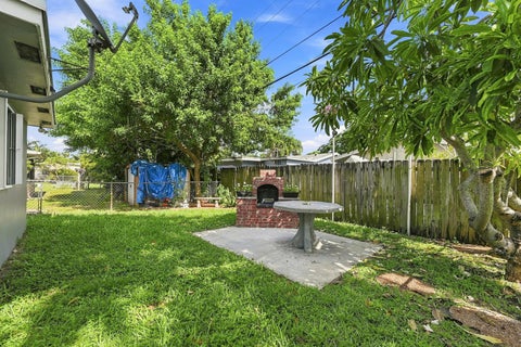 Tiny photo for 496 NW 47TH Court, Oakland Park, FL 33309 (MLS # B26063801)