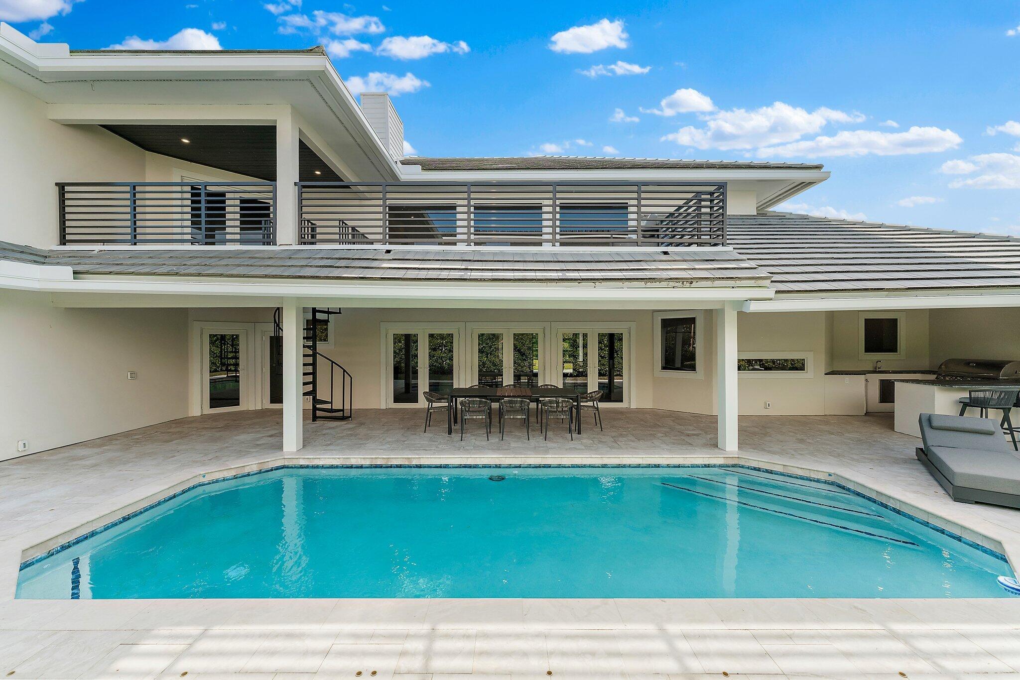 ROLLING HILLS - Residential