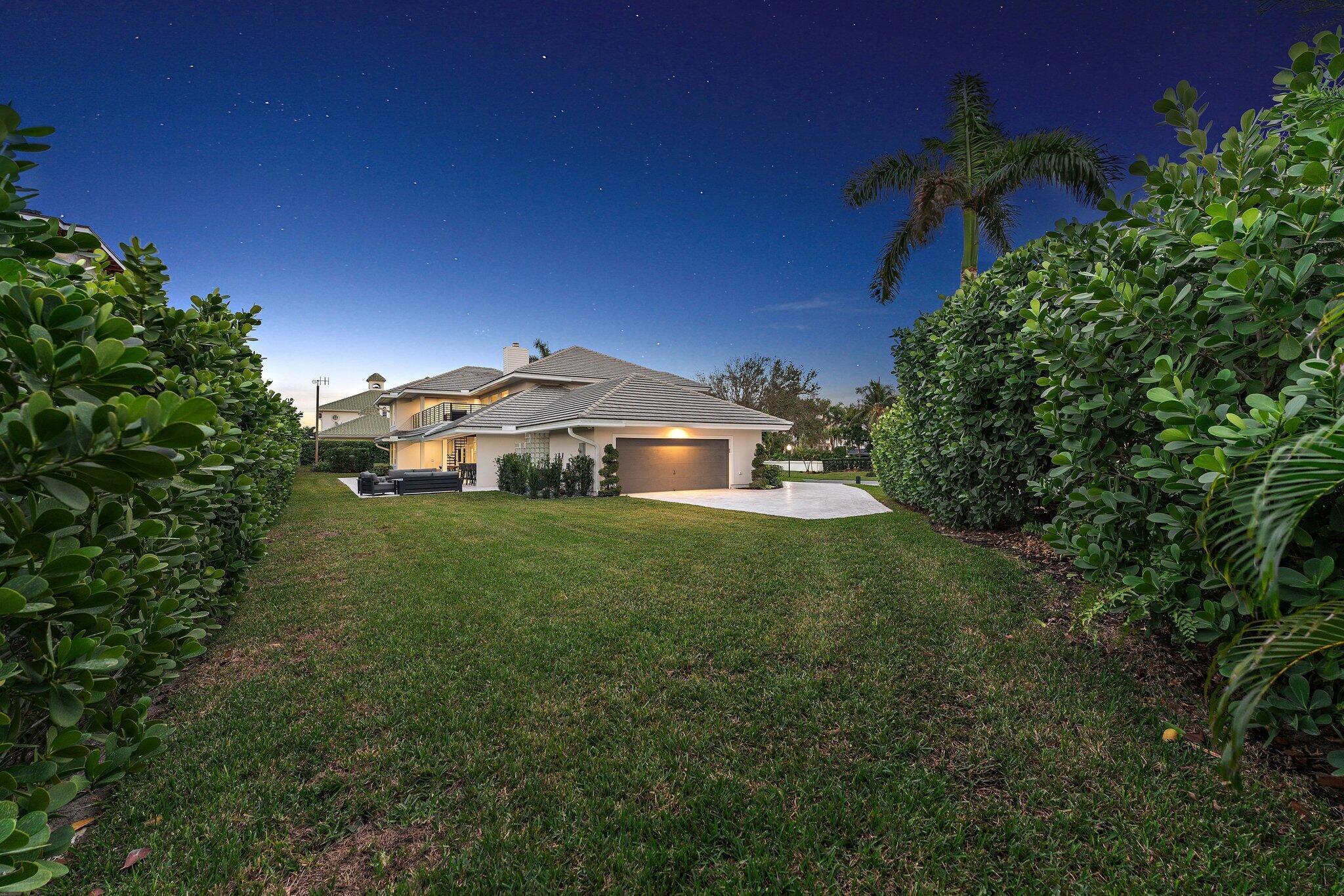 ROLLING HILLS - Residential