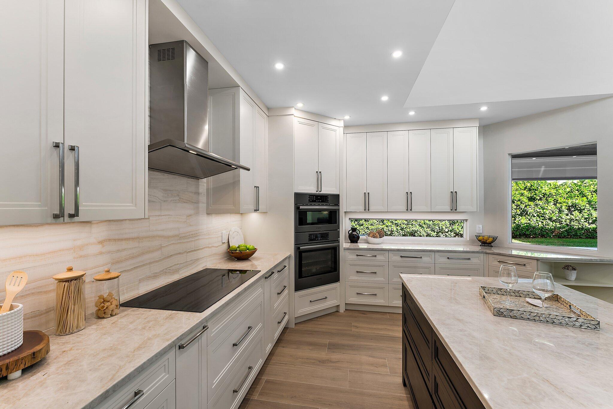 ROLLING HILLS - Residential