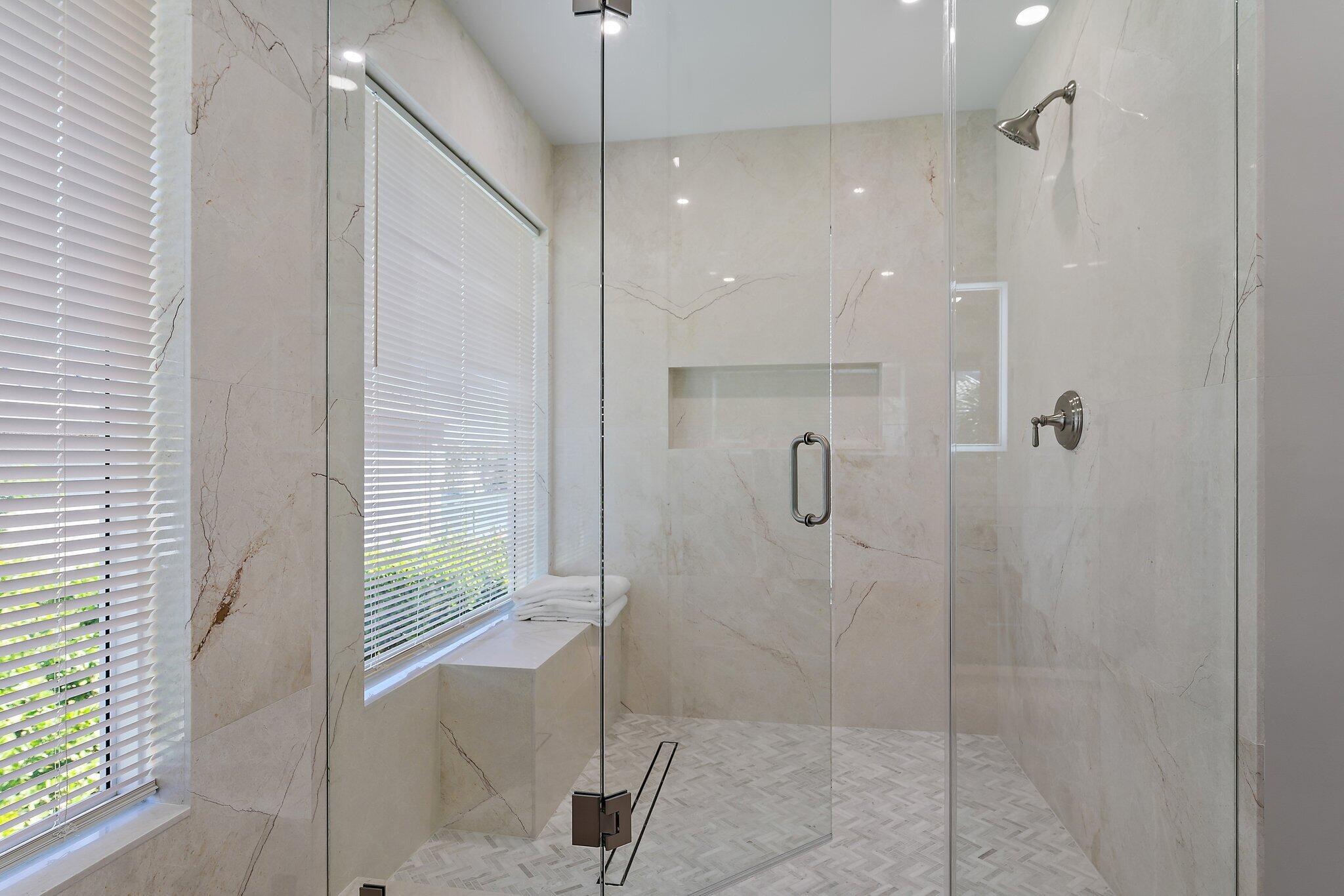 ROLLING HILLS - Residential