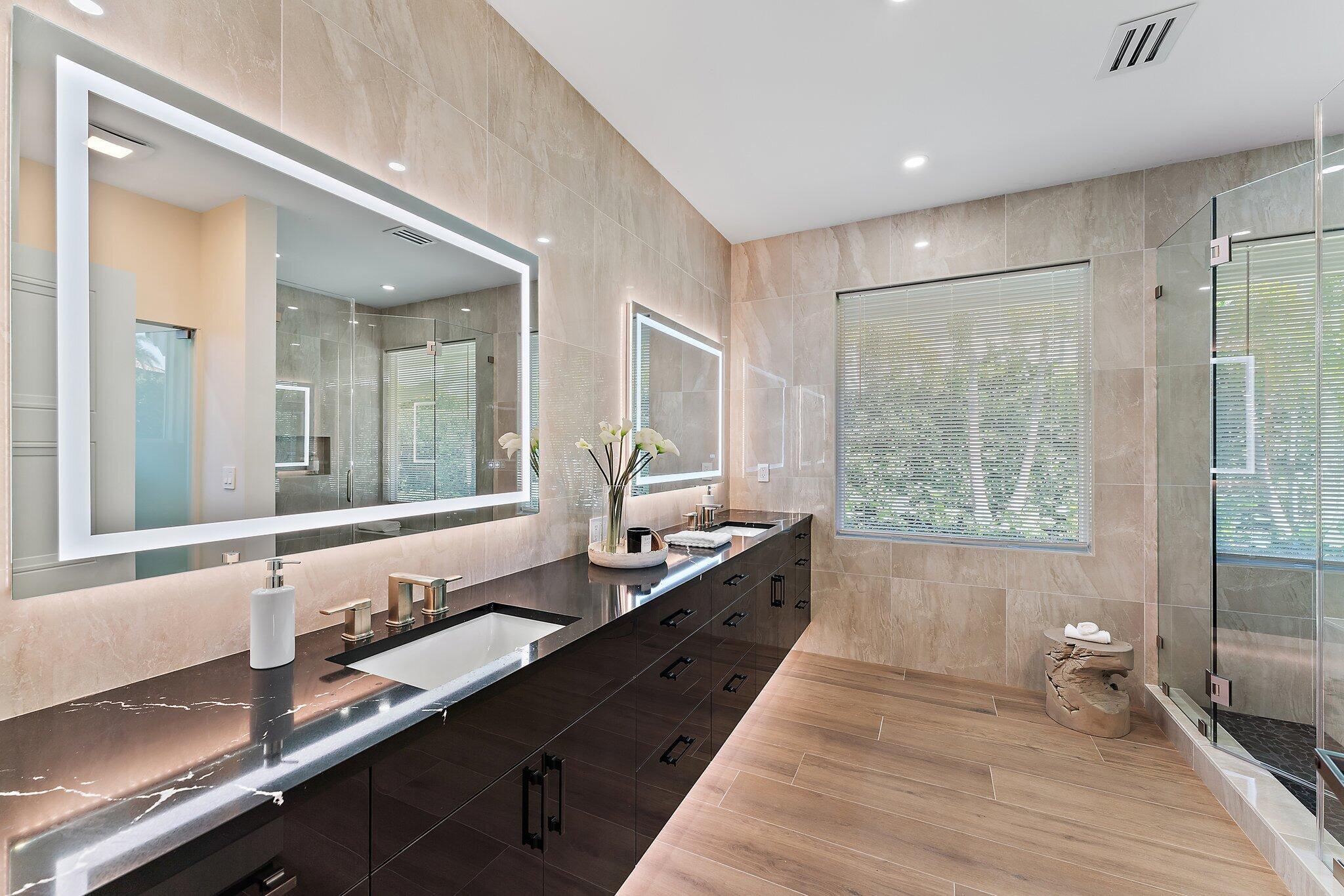 ROLLING HILLS - Residential