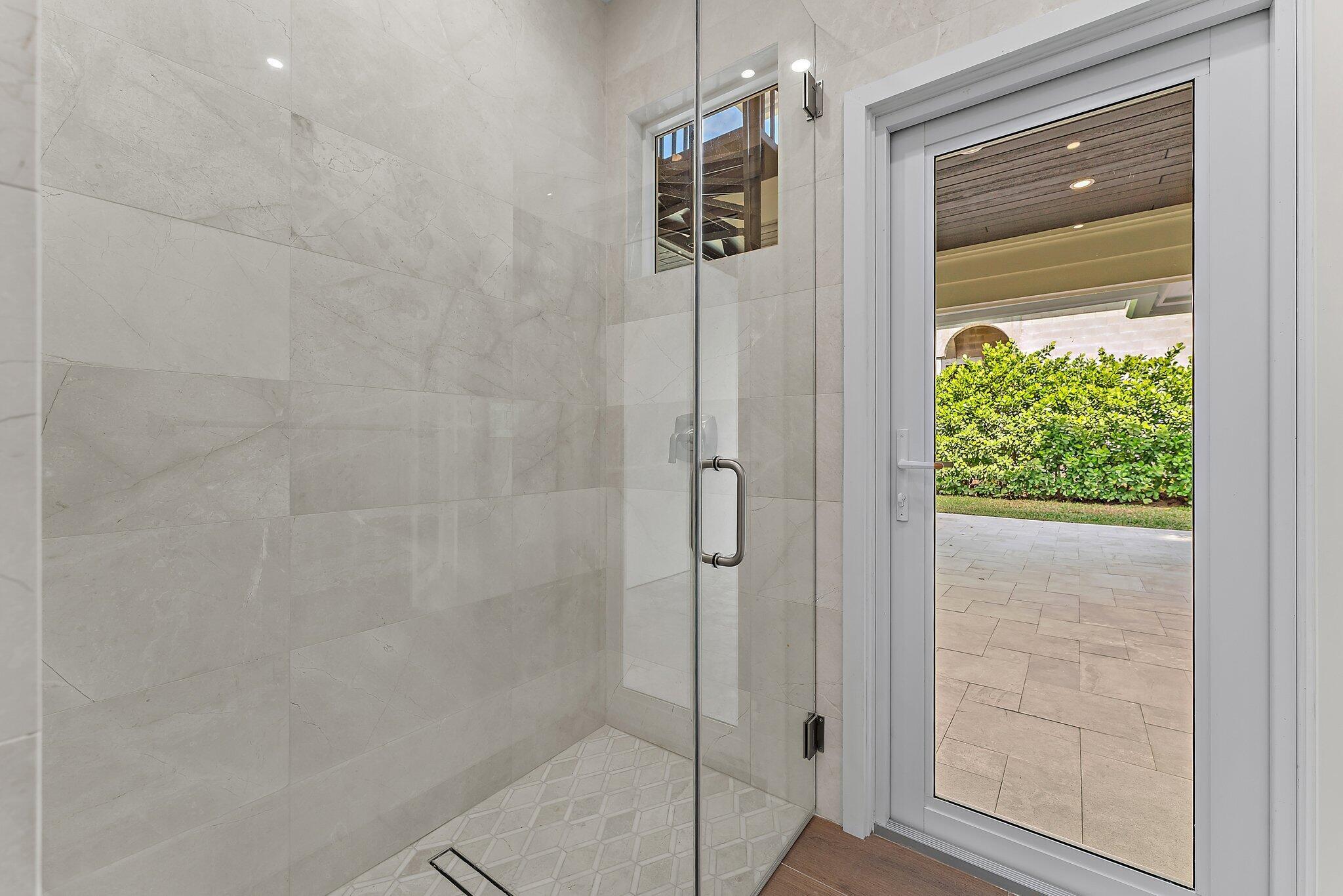 ROLLING HILLS - Residential