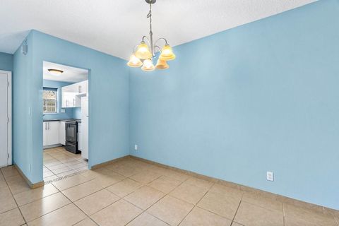 Condominium in Pompano Beach FL 1965 5th Ct Ct 8.jpg