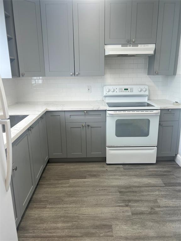 Commonwealth Manor 75-29 - Residential