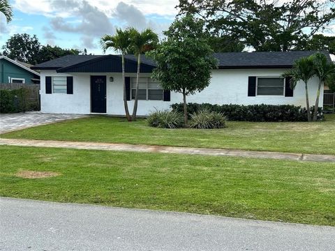 560 SW 14th Street Deerfield Beach FL 33441