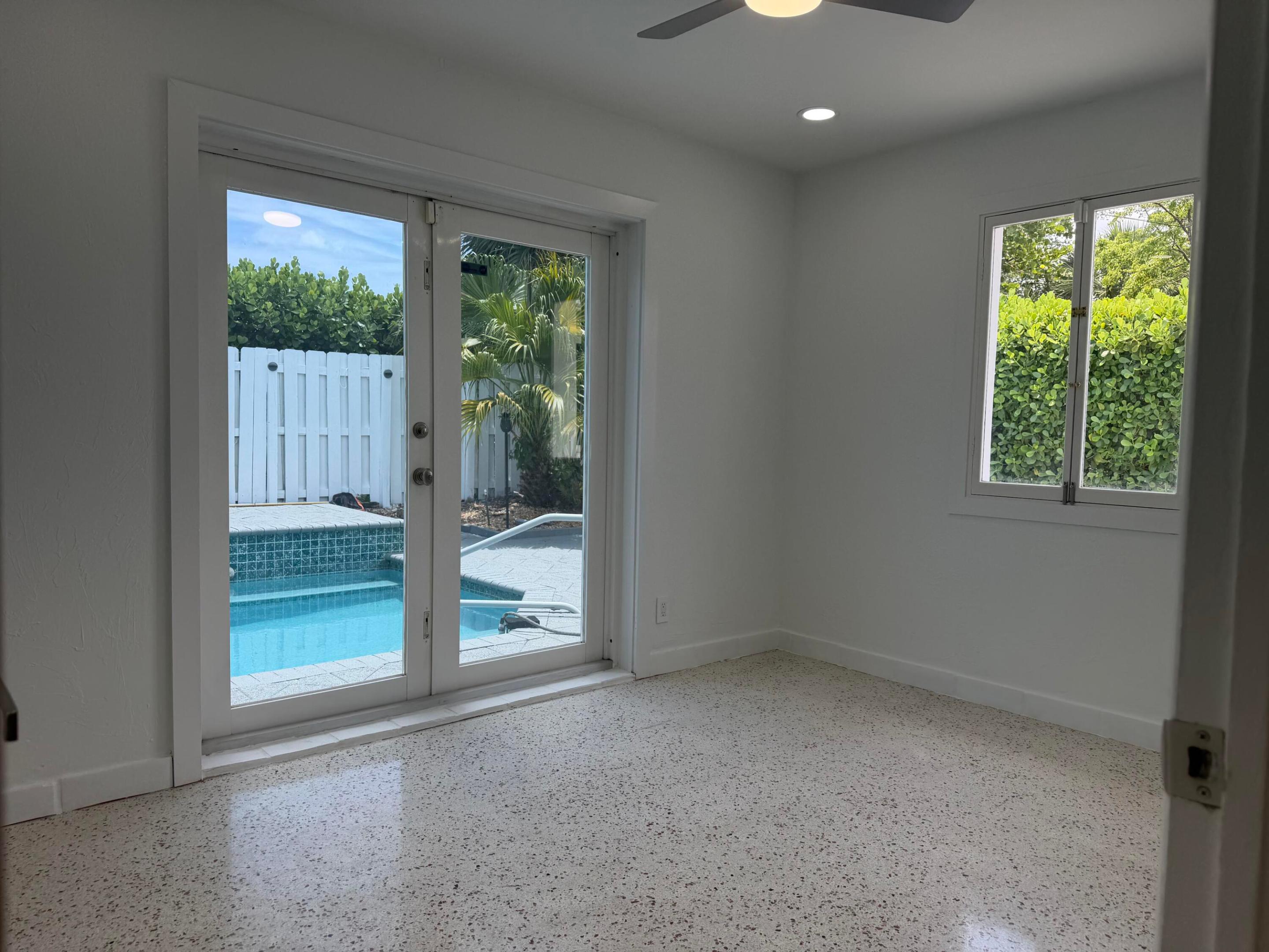 NORTHRIDGE - Residential Lease