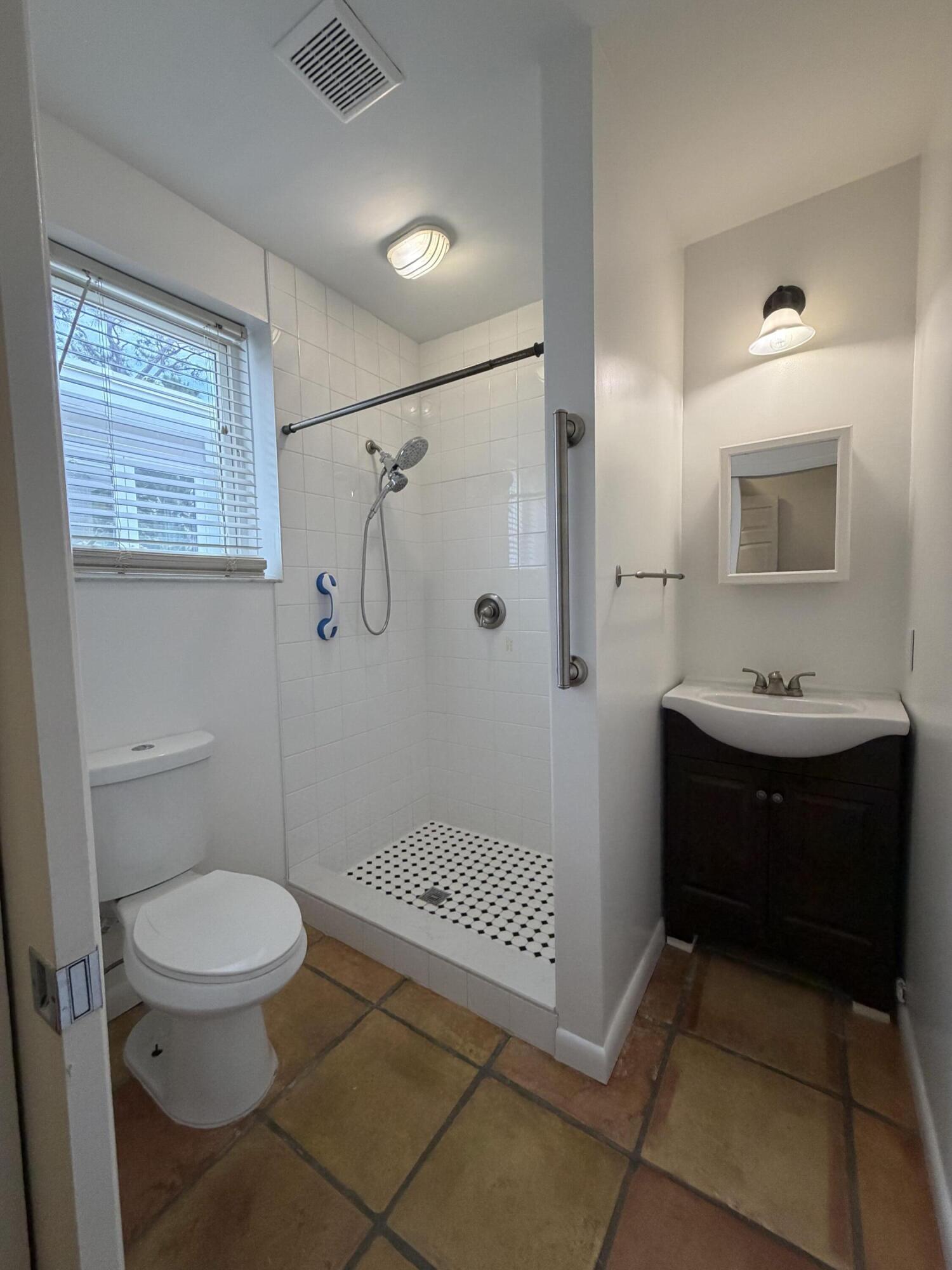 NORTHRIDGE - Residential Lease