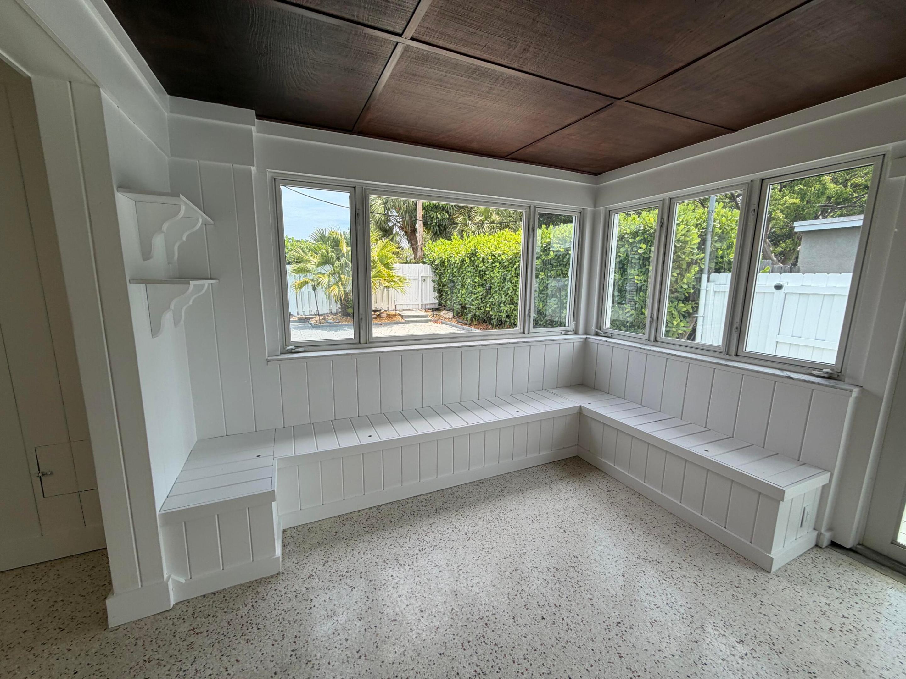 NORTHRIDGE - Residential Lease