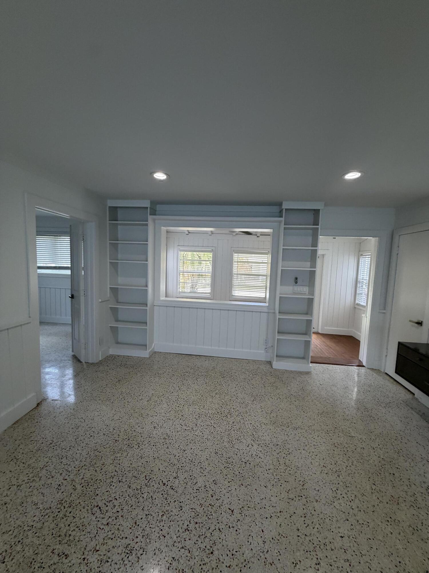 NORTHRIDGE - Residential Lease