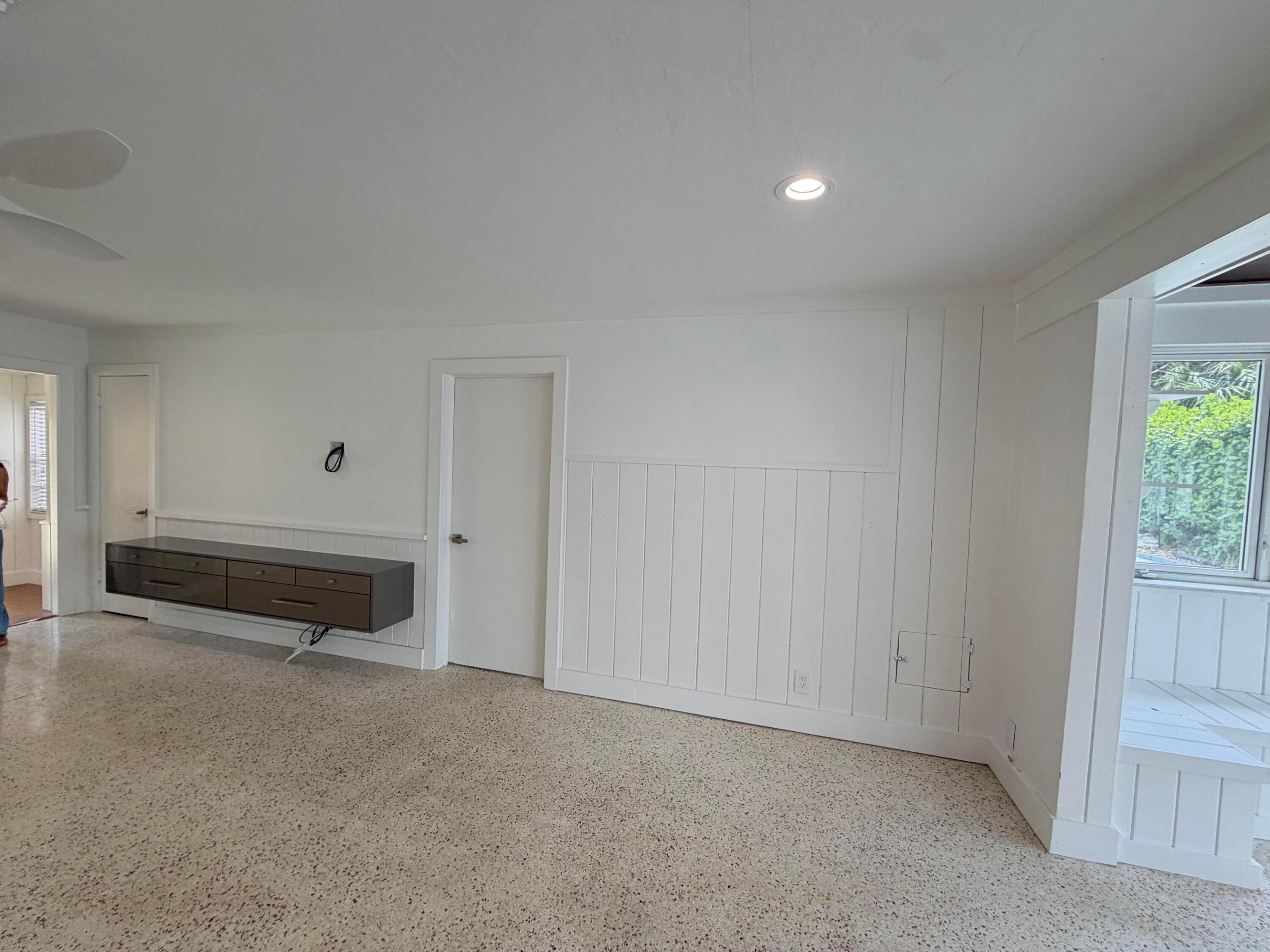NORTHRIDGE - Residential Lease