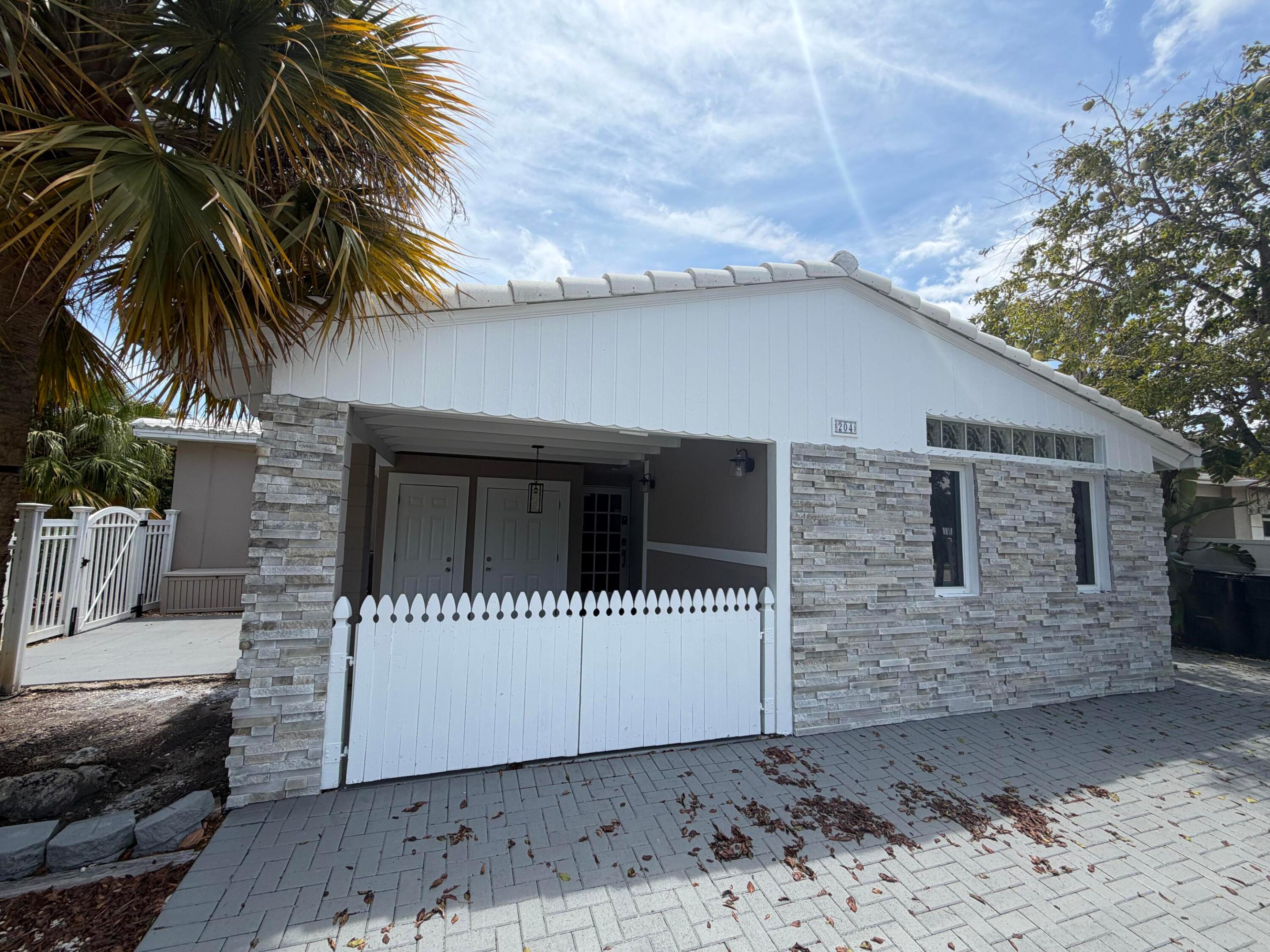 NORTHRIDGE - Residential Lease
