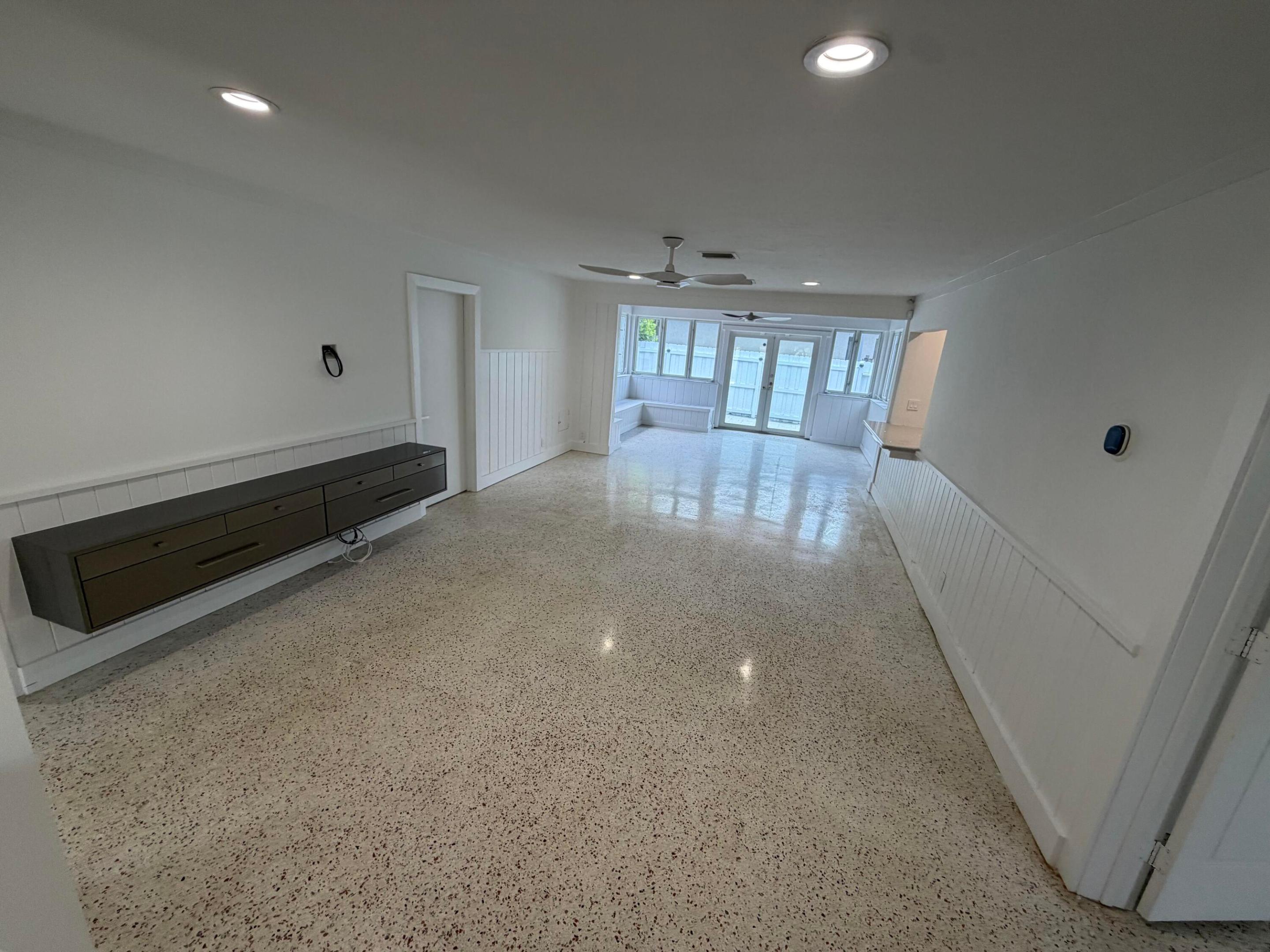 NORTHRIDGE - Residential Lease