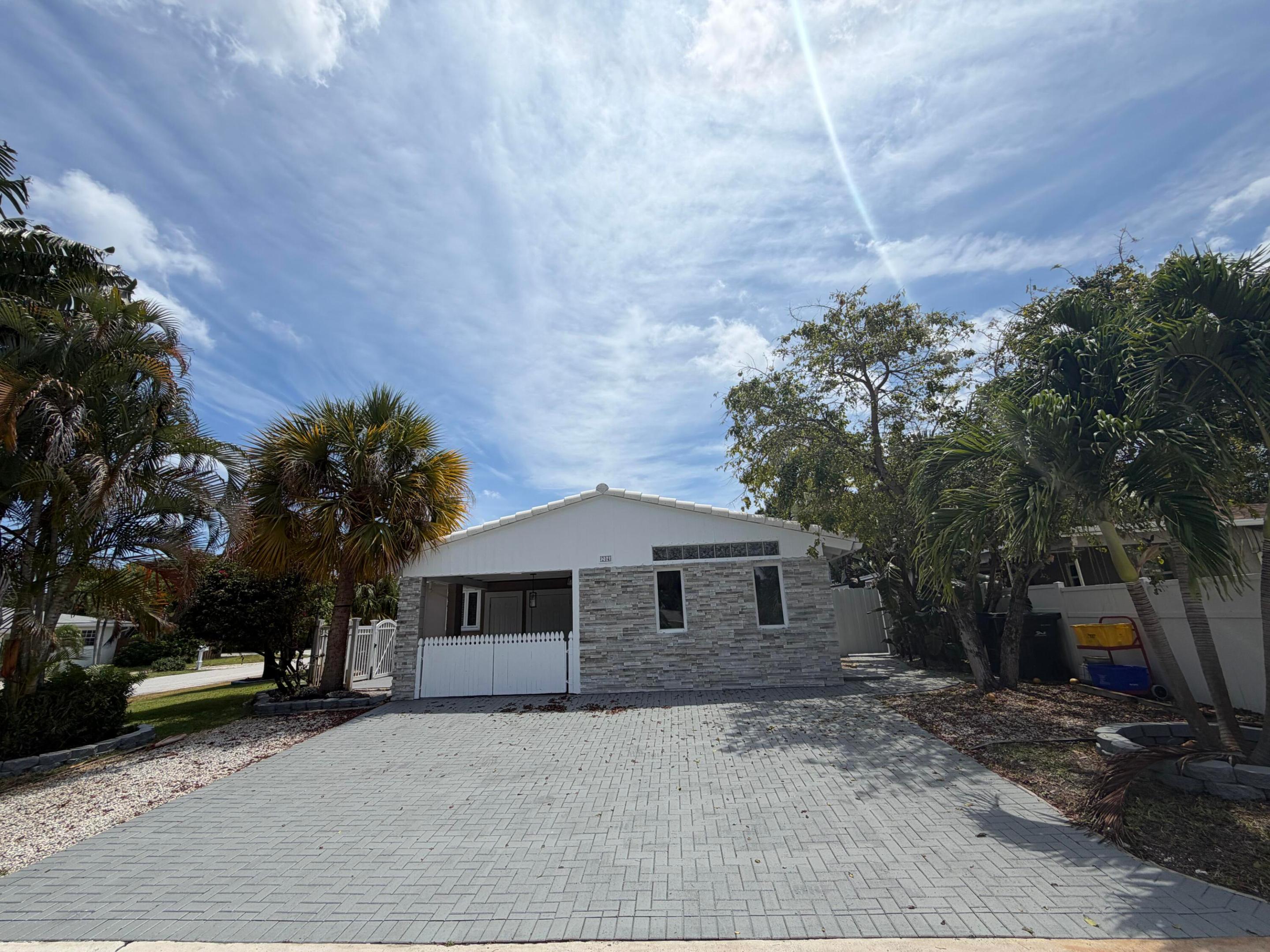 NORTHRIDGE - Residential Lease