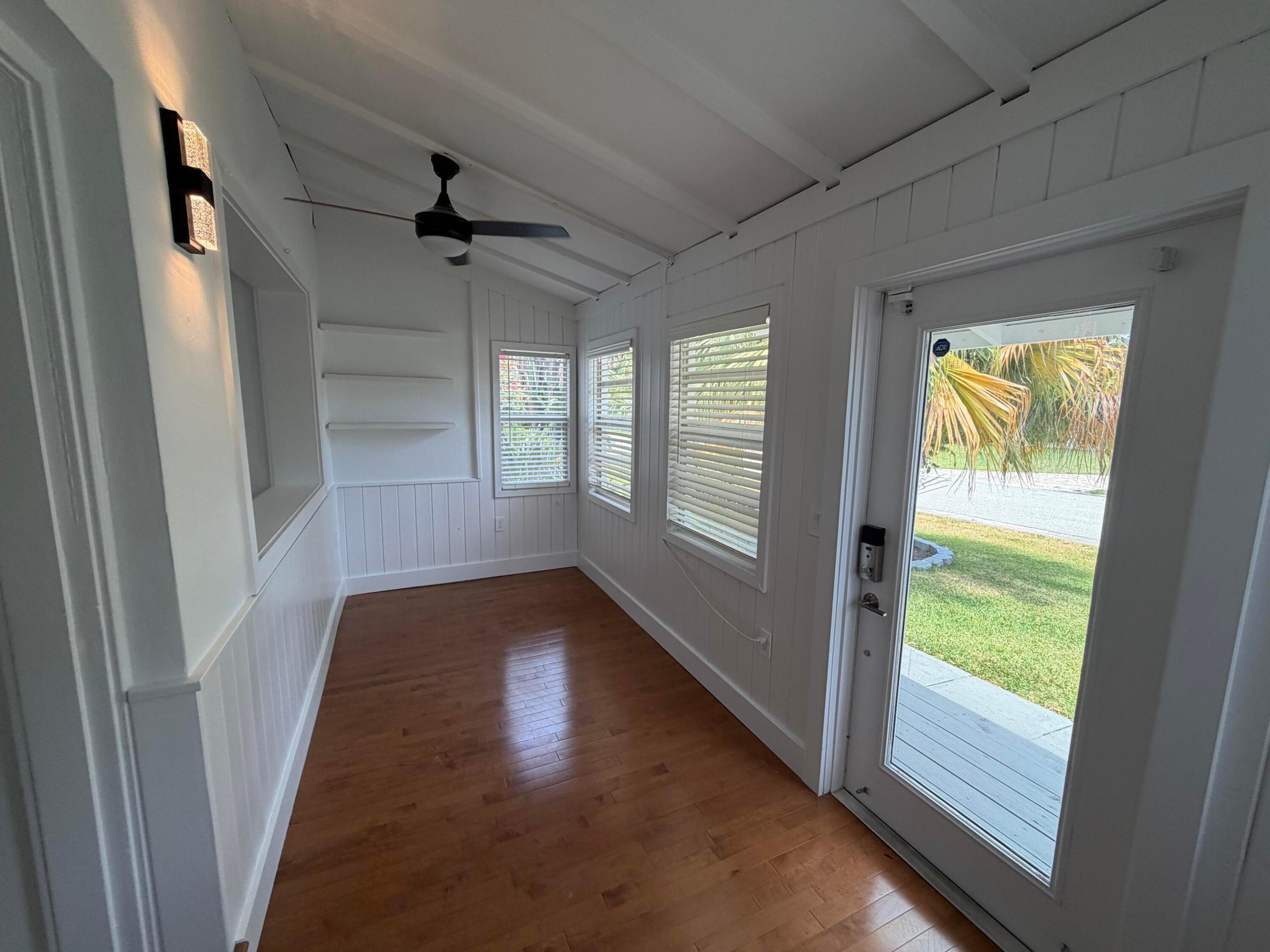 NORTHRIDGE - Residential Lease