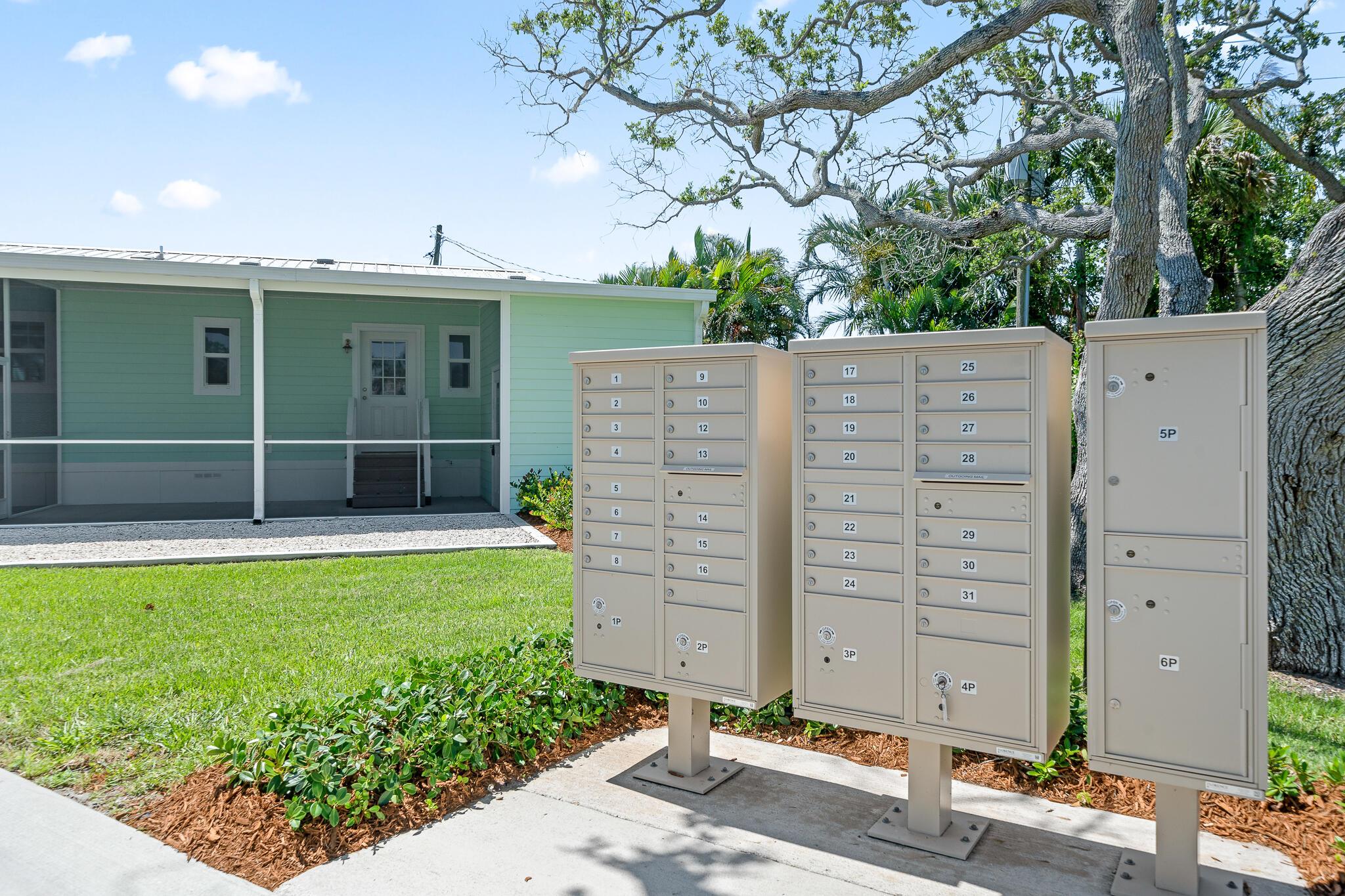 El Capitan Waterfront Com - Residential
