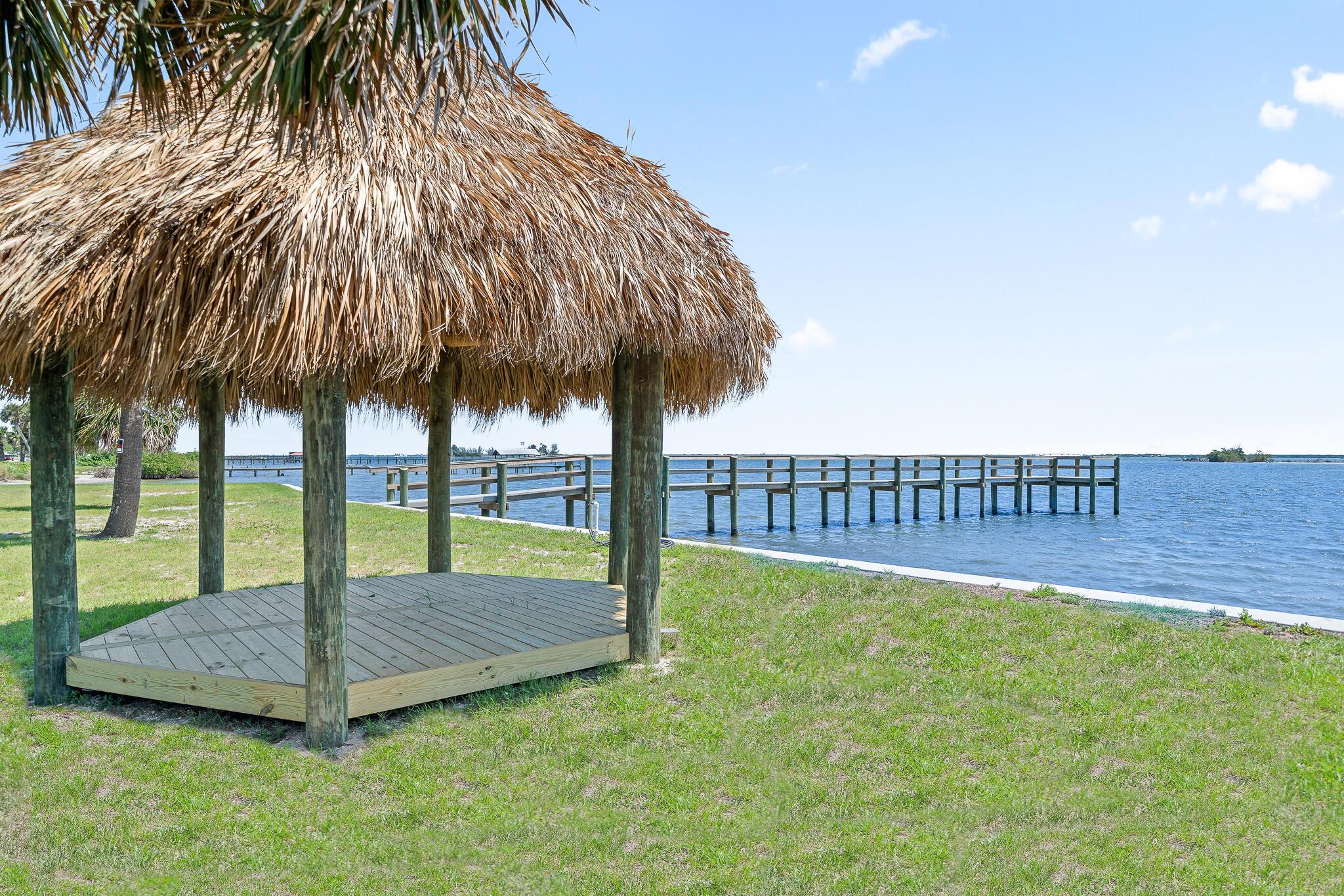 El Capitan Waterfront Com - Residential