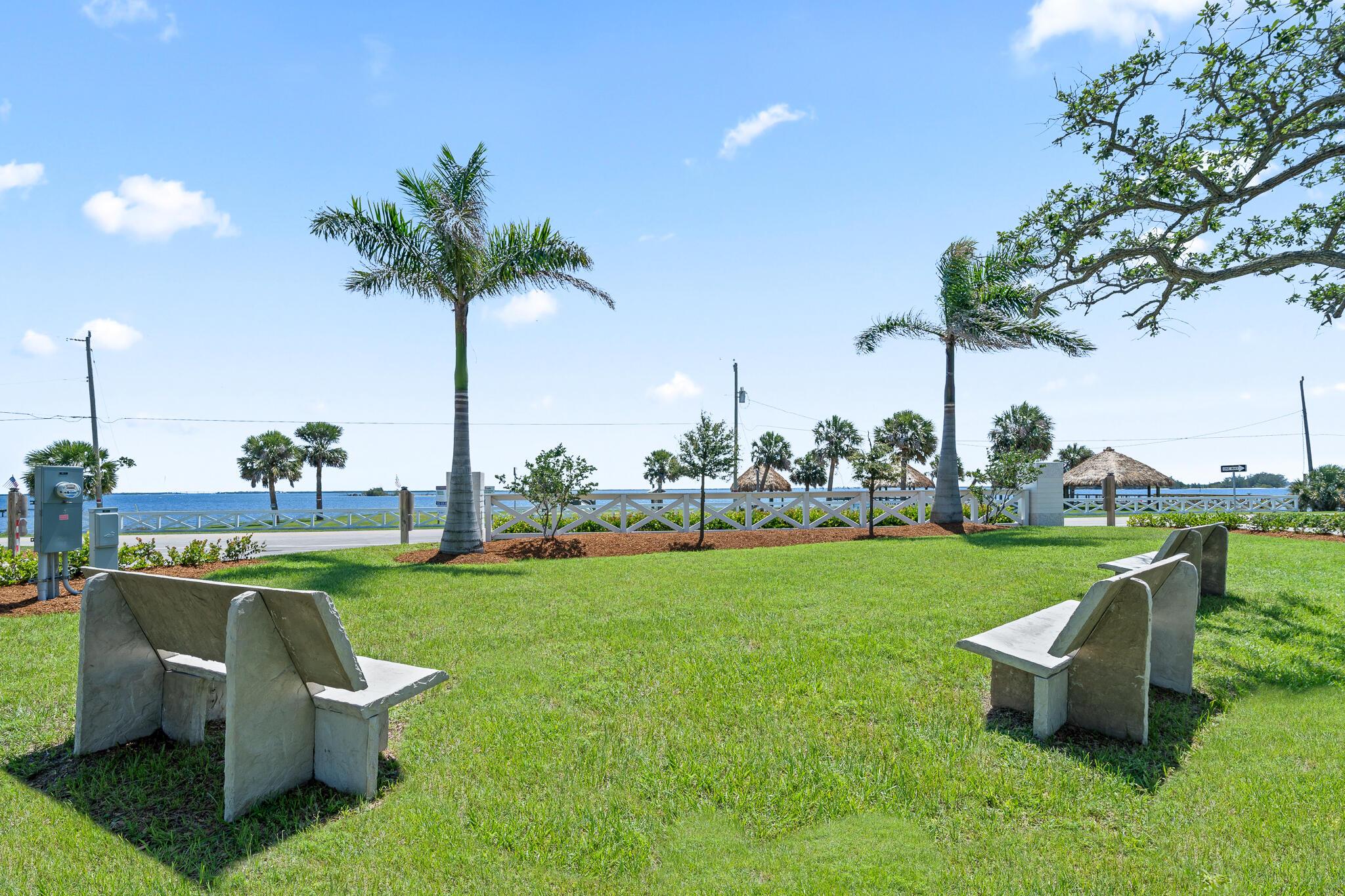 El Capitan Waterfront Com - Residential