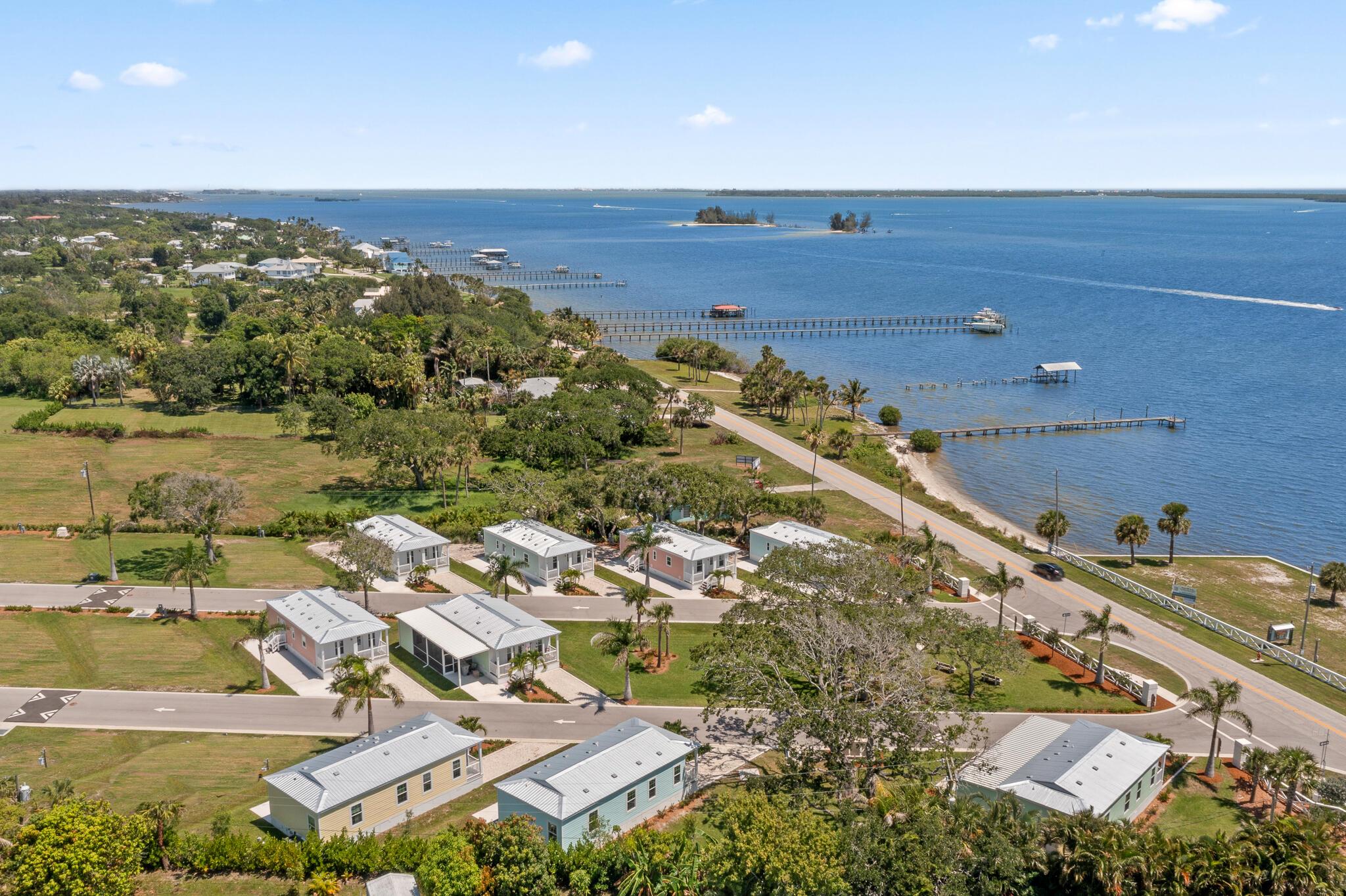 El Capitan Waterfront Com - Residential