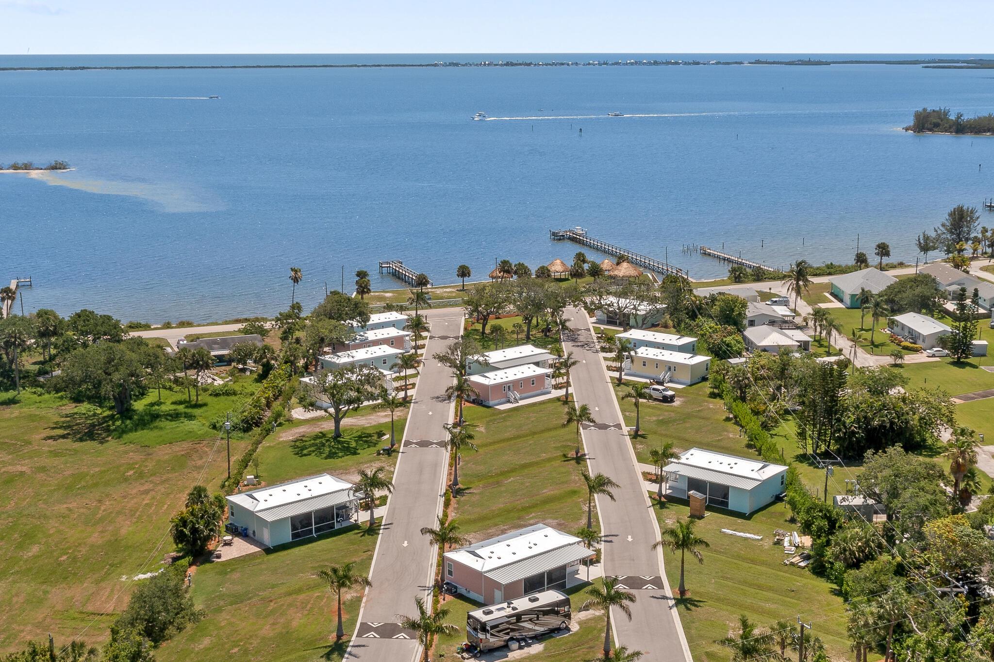 El Capitan Waterfront Com - Residential